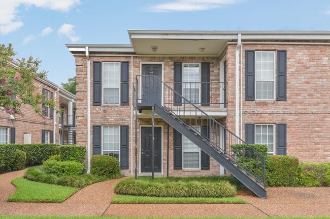 Building Photo - 6402 Del Monte Dr