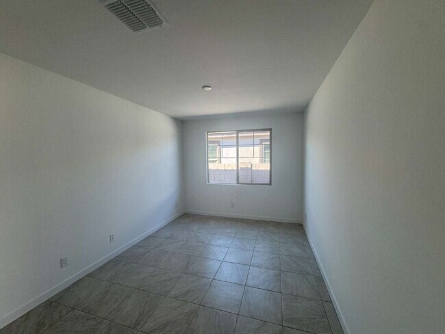 Building Photo - 23024 E Watford Dr