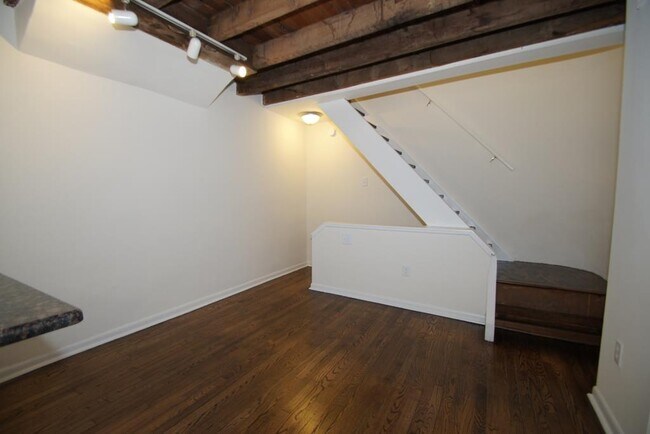 Building Photo - 790 S 2nd St