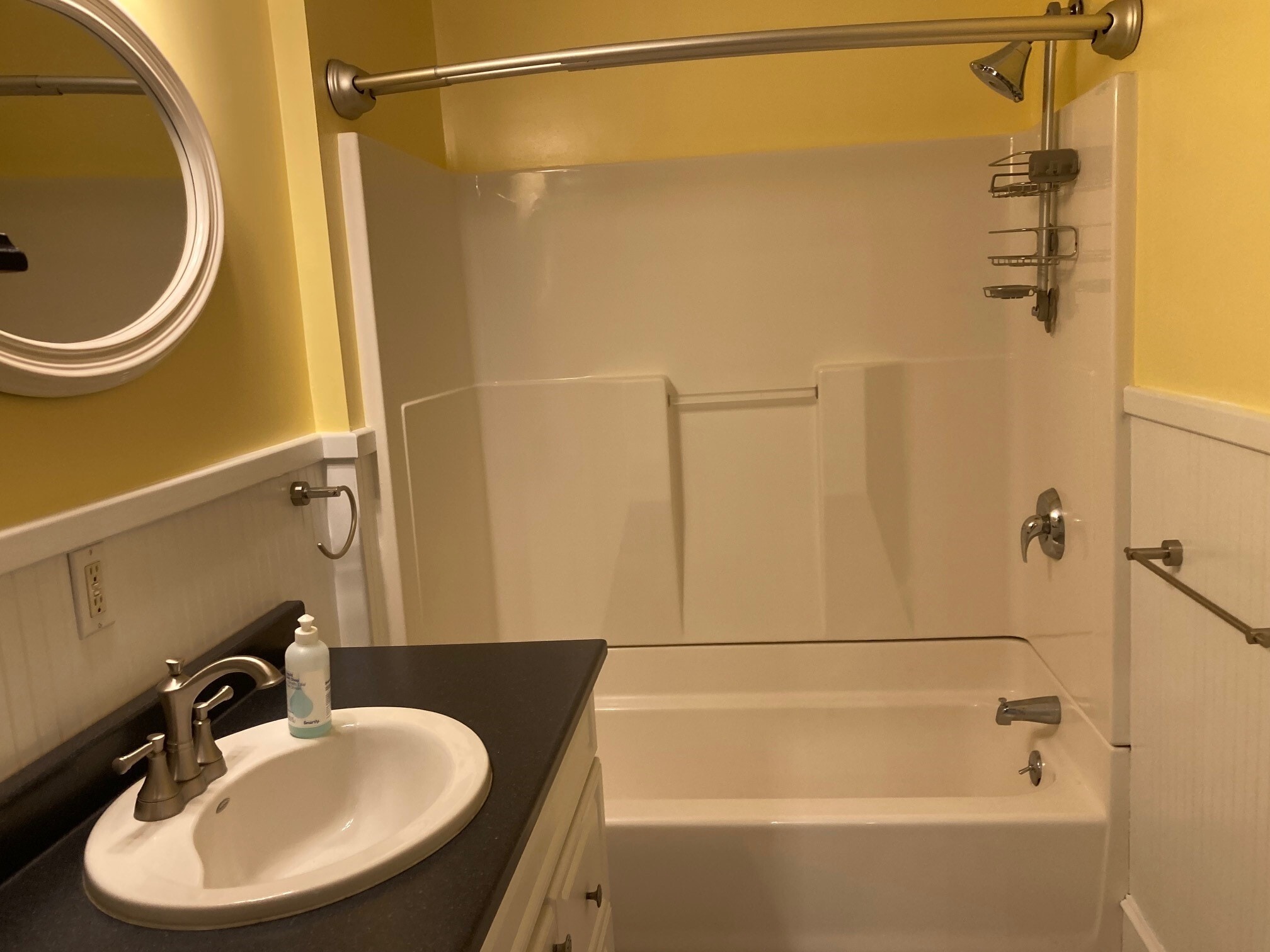 Building Photo - 325 Spring St