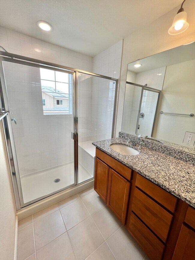 Building Photo - STUNNING 3 bed 2.5 bath new build home in Fort Collins!