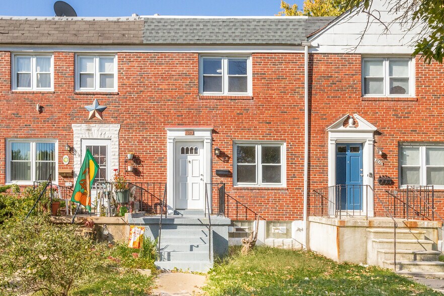 Front entrance - 7840 Hillsway Ave