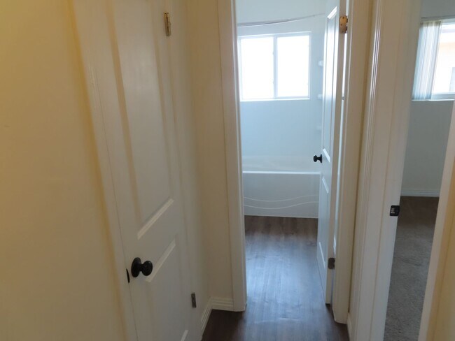 Building Photo - Renovated Two Bedroom Apartment in La Mesa