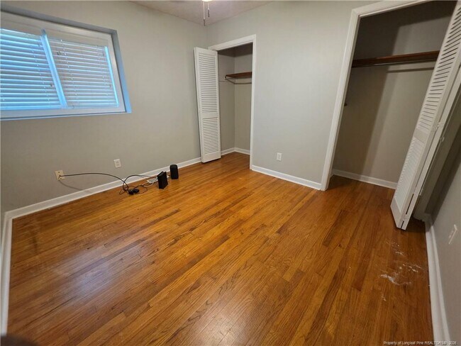 Building Photo - 112 Chloe Dr