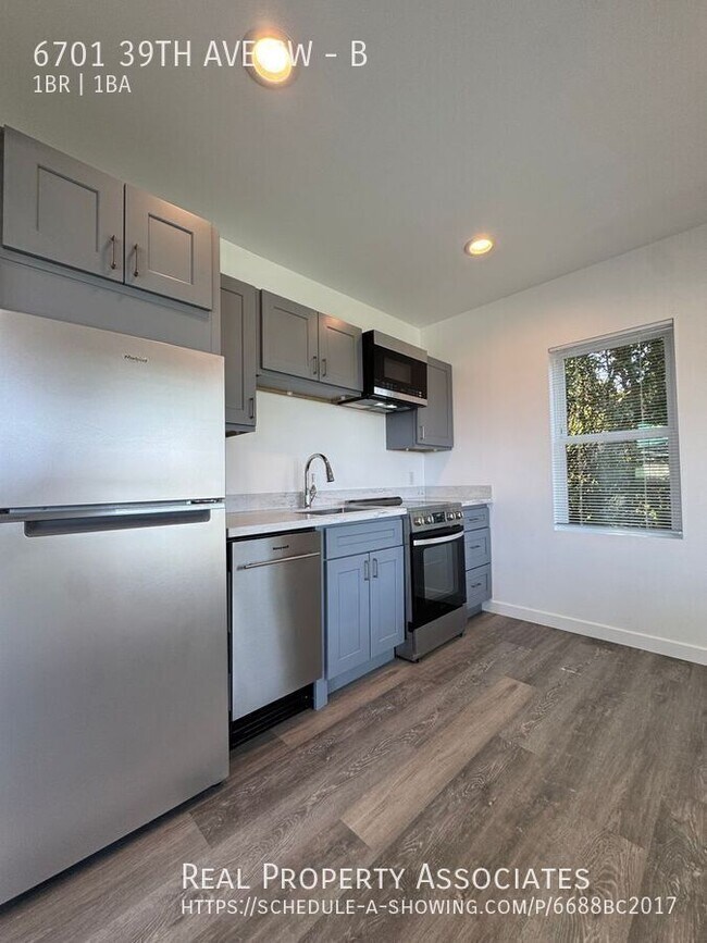 Building Photo - 6701 39th Ave SW