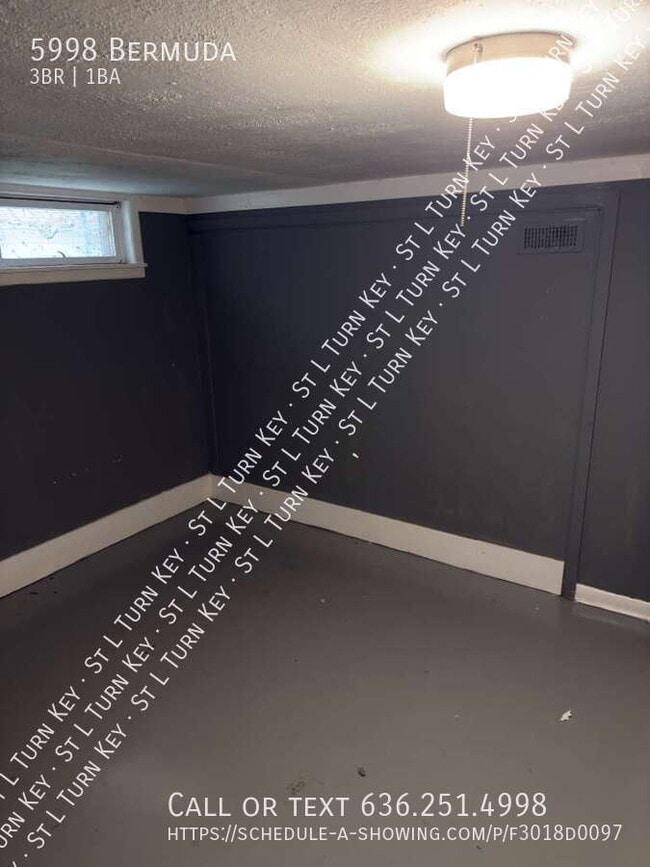 Building Photo - 5998 Bermuda-