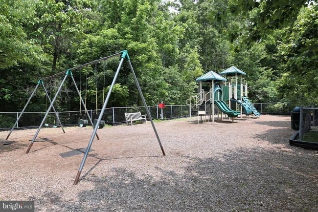 Building Photo - 301 Park Knoll