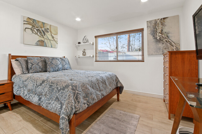 Downstairs Bedroom - 1107 Woodbury Dr