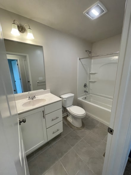 Building Photo - 141 Caymus Dr