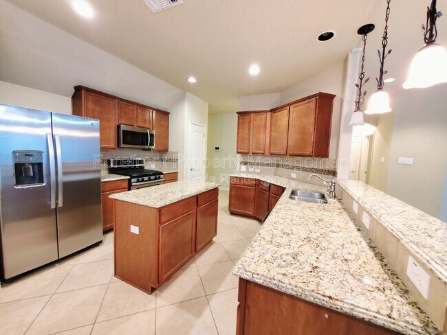 Building Photo - 11927 Jasmine Way