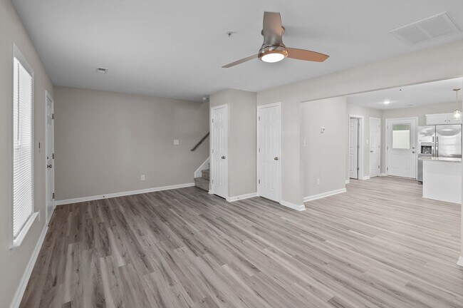 Building Photo - Newly Constructed 2 & 3 bedroom Cross Cree...