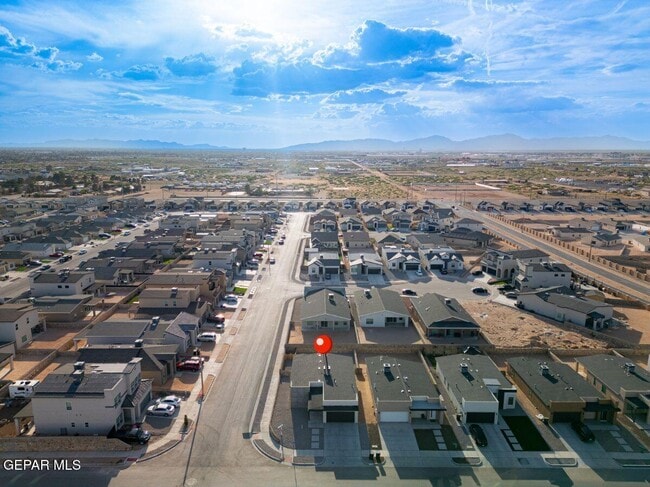 Building Photo - 3741 Peak Pl