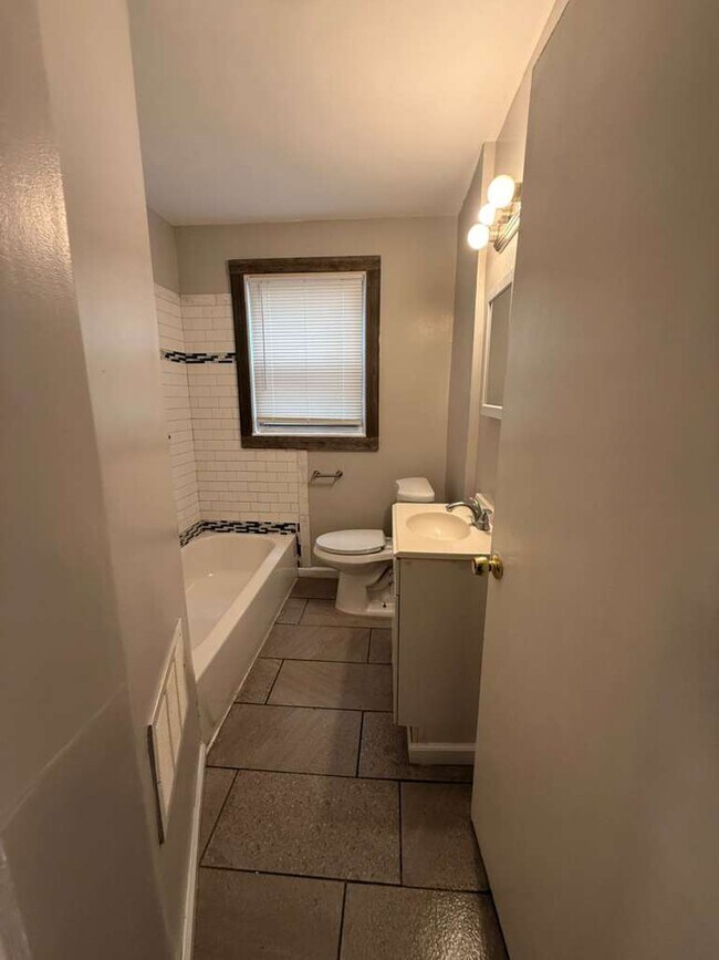 Building Photo - 16584 Blackstone St