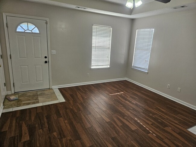 Building Photo - 809 Mason Tucker Dr