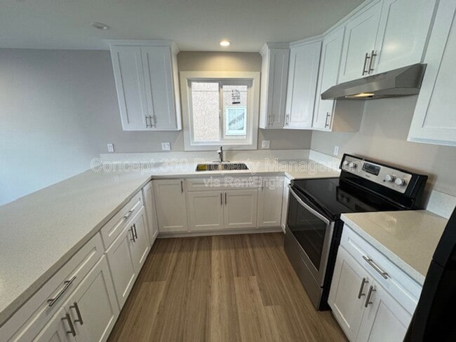 Building Photo - 1421 Obispo Ave