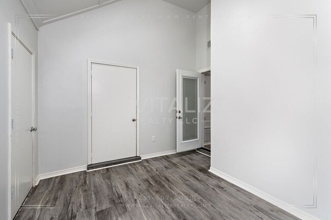 Building Photo - Alluring 3 Bed 2 Bath Home by Medal of Honor Park!