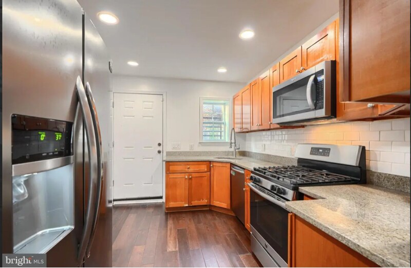 Building Photo - 930 Washington Blvd