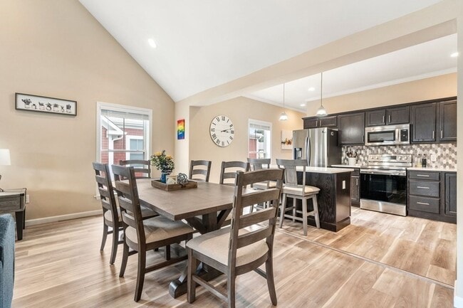 Building Photo - 1 Elm St