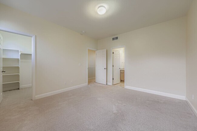 Building Photo - 11211 Osage Cir