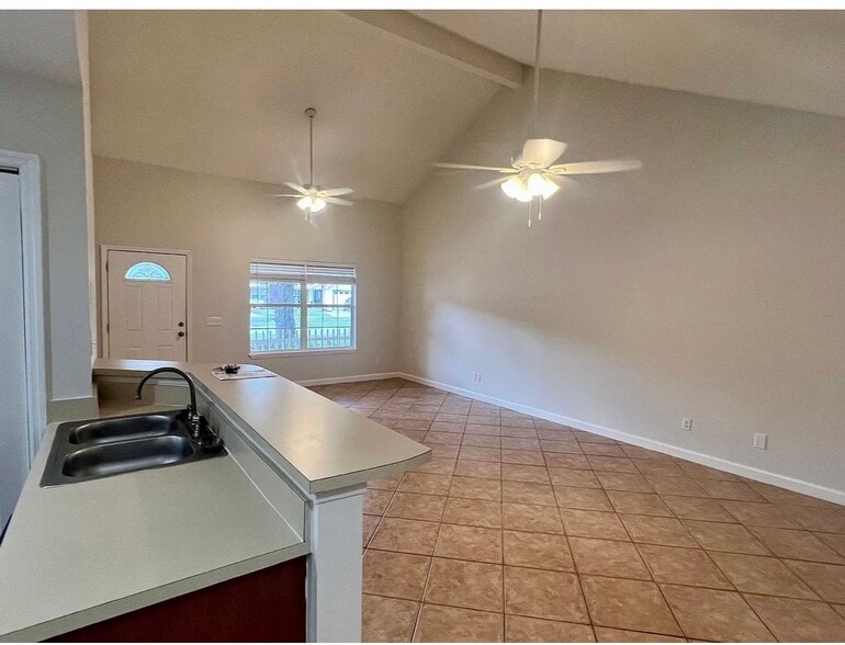 Building Photo - 317 Windridge Dr