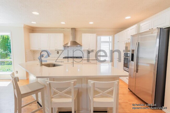 Building Photo - 16124 Baccarat Way