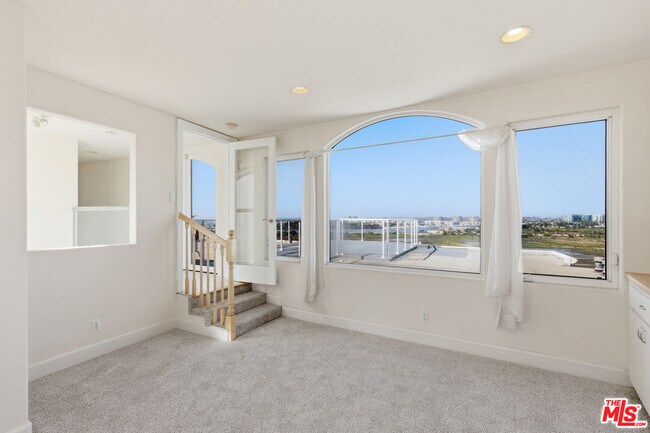 Building Photo - 8120 Billowvista Dr