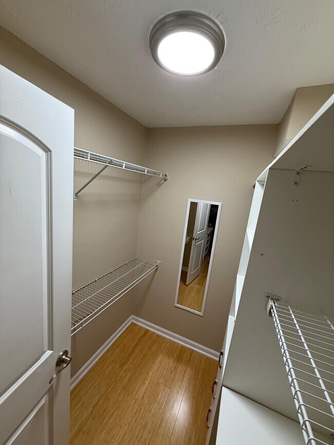 Building Photo - 202 Dunbar Dr
