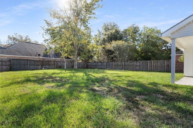 Building Photo - 12206 Breezeway Cir