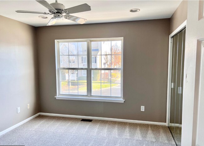 Building Photo - 3201 Saxony Dr