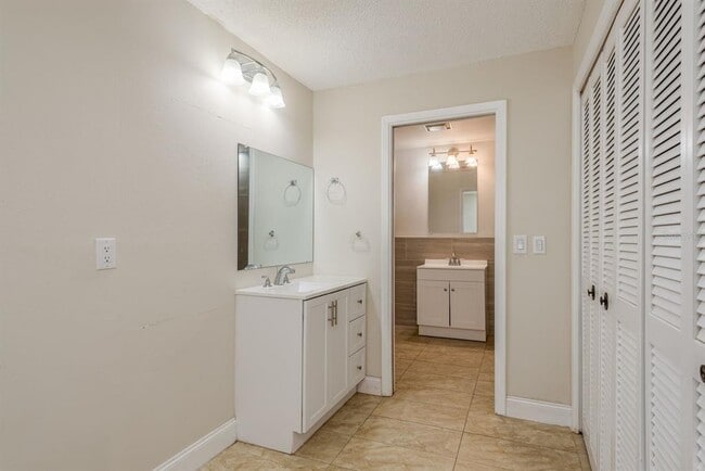 Building Photo - 1690 Curlew Rd