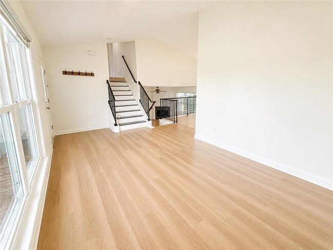 Building Photo - 414 Darter Dr NW