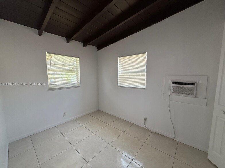 Building Photo - 381 NW 16th St