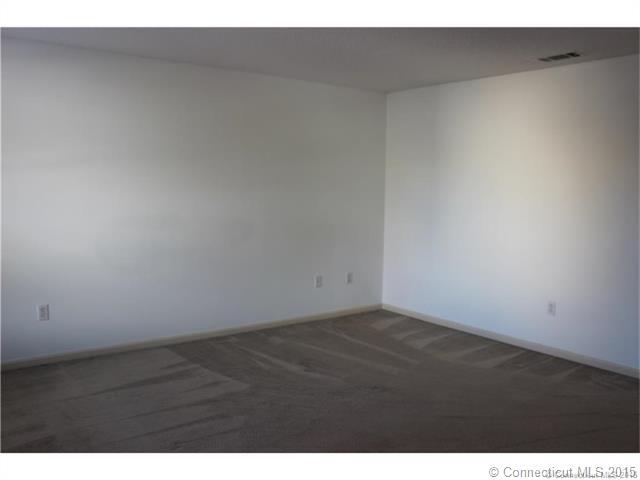 Building Photo - 11 Periwinkle Ln