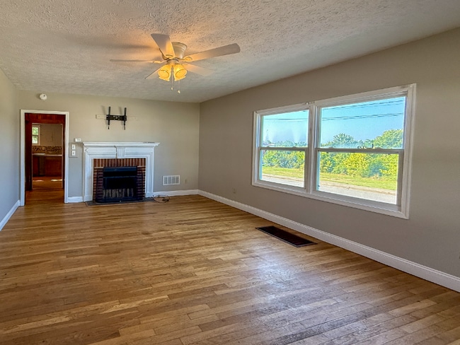 Building Photo - 301 Ragland St