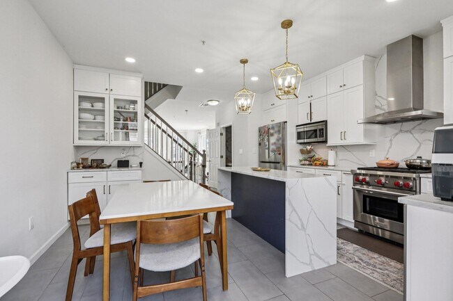 Building Photo - 458 Buffalo Ct