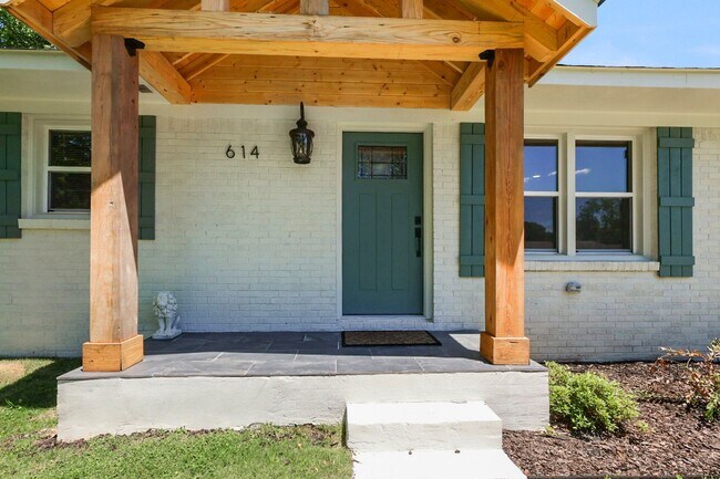 Building Photo - 614 Holland Ct SW