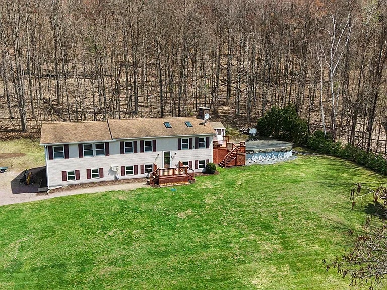 Building Photo - 541 Sand Rd