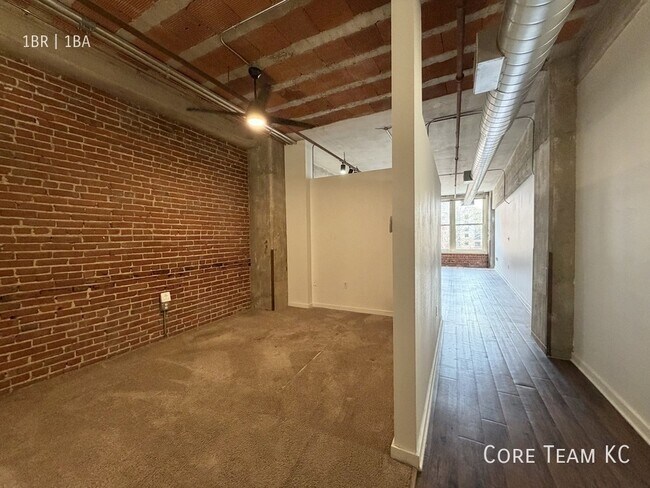 Building Photo - 204 Walnut St