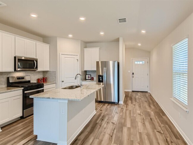 Building Photo - 512 Dayspring Cv