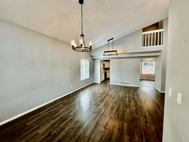 Building Photo - "Charming 3-Bed Highlands Ranch Home with ...