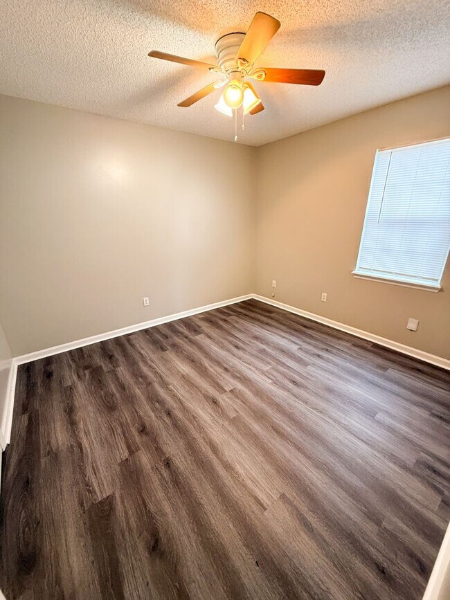 Building Photo - 3944 Heatherwoods Drive, Valdosta, 3BR/2BA