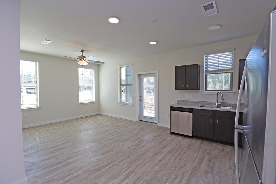 Sydney Trace Apartments Open Concept Kitchen and Living Room - Sydney Trace Apartments