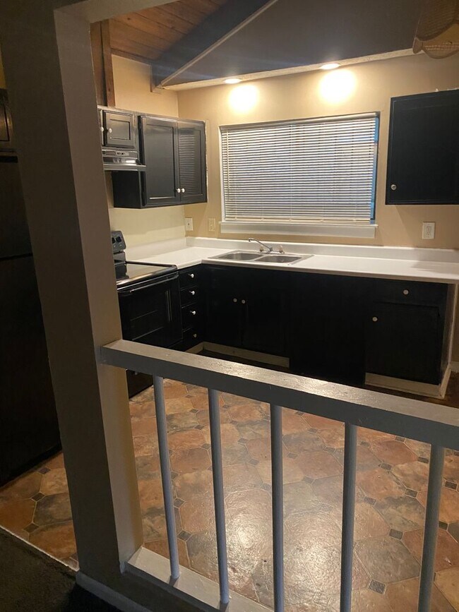 Primary Photo - Great Condo Unit Available For Only $1,100...
