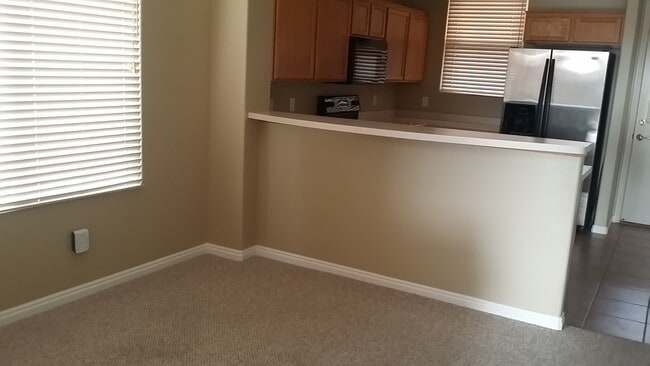 Building Photo - Coral Canyon Home