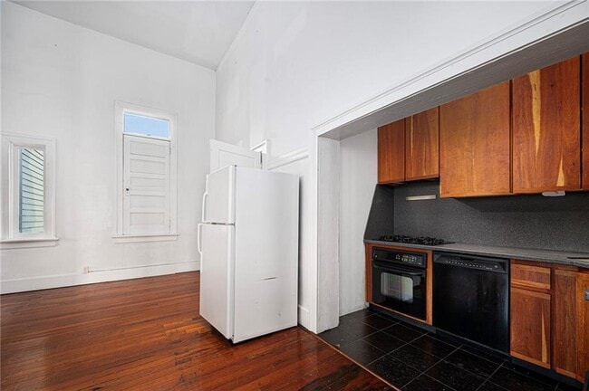 Building Photo - 4 Pallas St