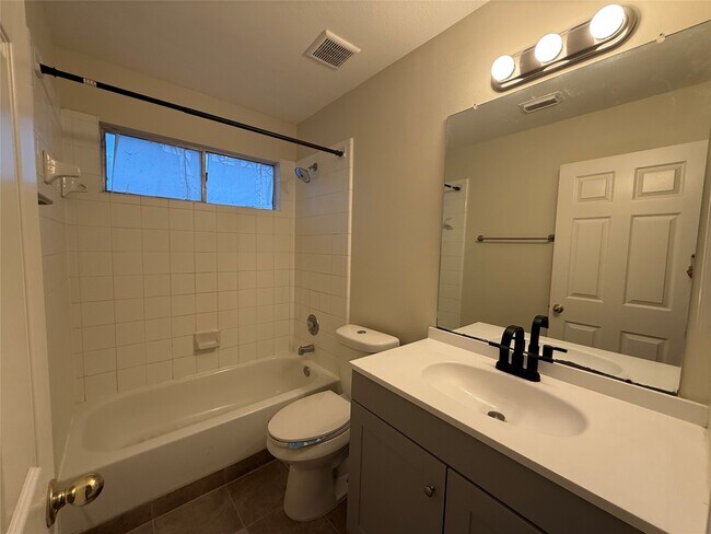 Building Photo - 12919 Deer Cove Ln