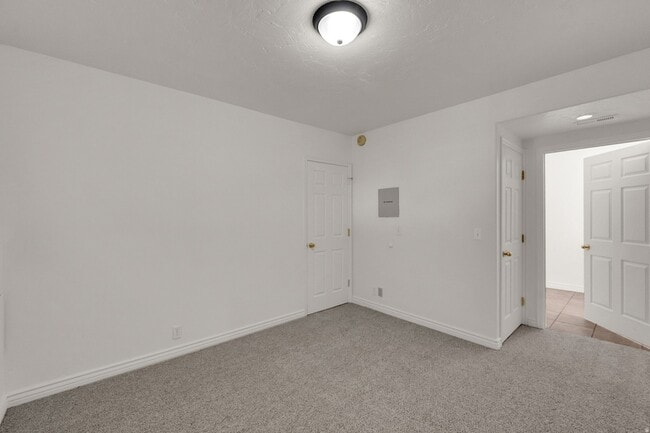 Building Photo - 6939 W 4065 S