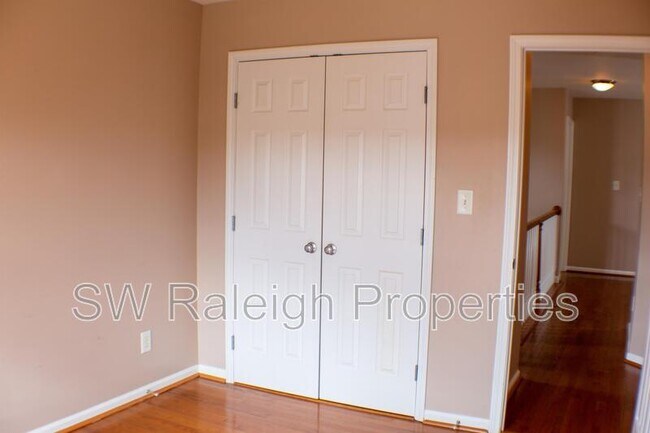 Building Photo - 5145 Mabe Dr