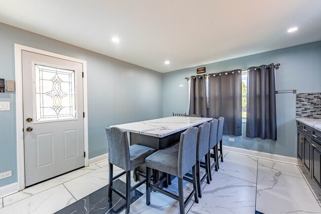 Building Photo - 7740 S Laramie Ave