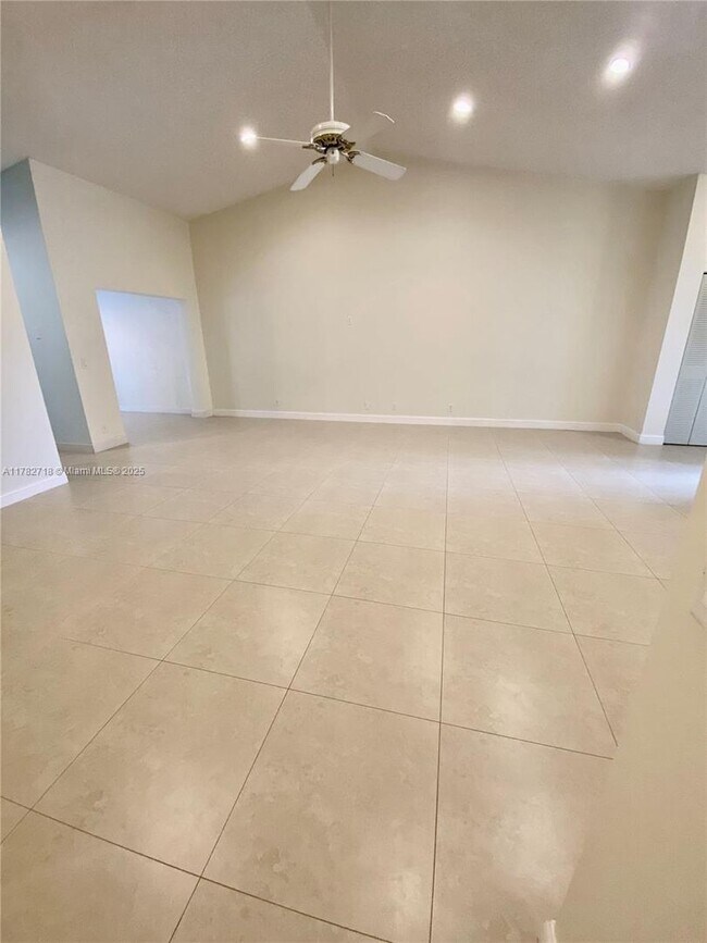 Building Photo - 9870 Watermill Cir